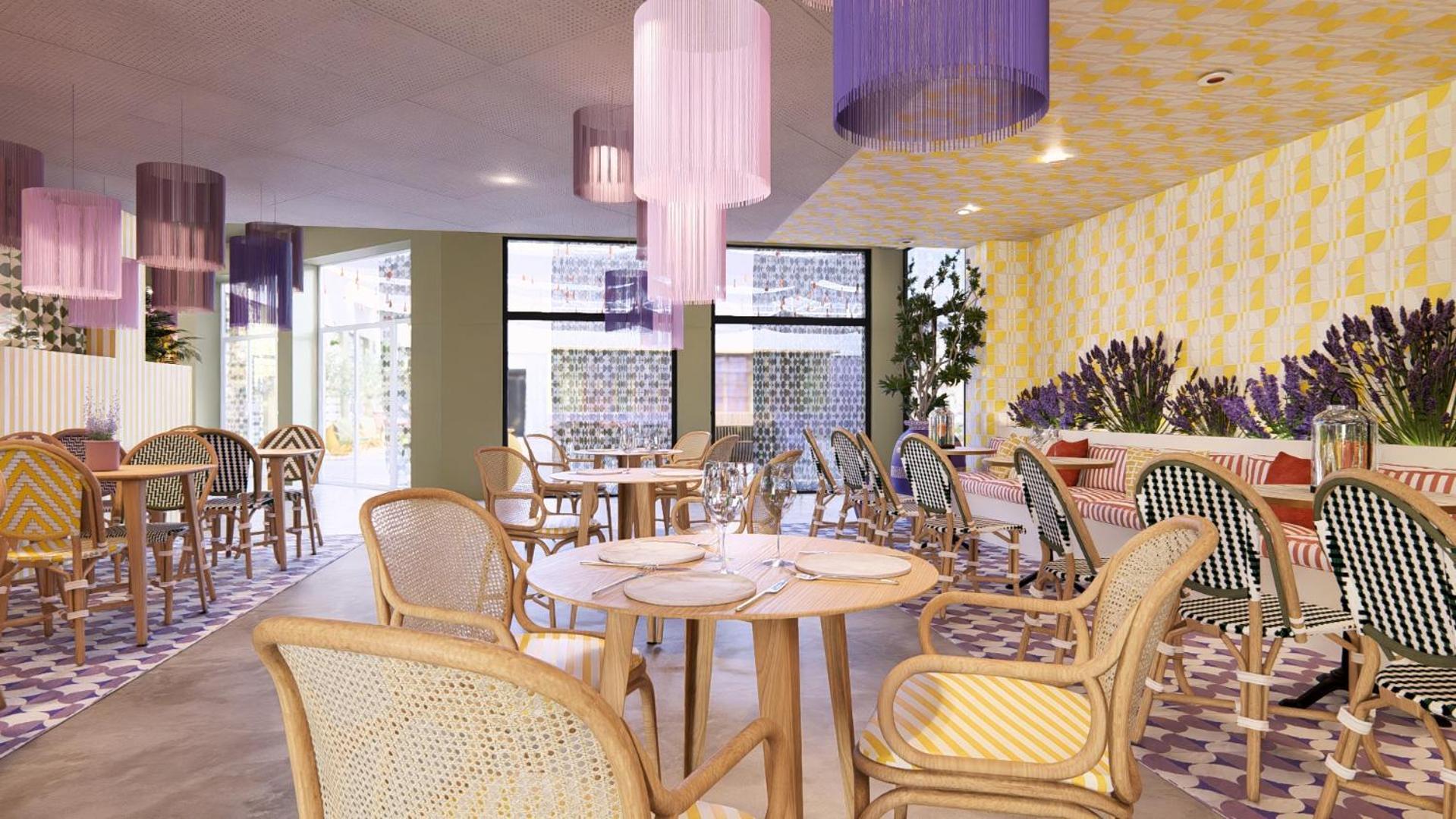 诺沃特阿特里亚尼姆中央酒店 外观 照片